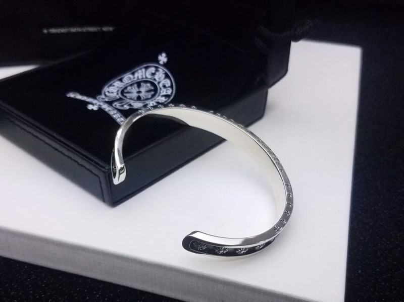 Ch*0me He**ts bracelets